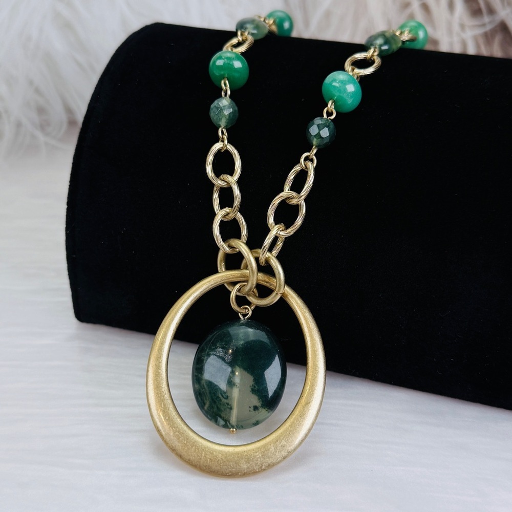 Beautiful aged goldtone Gold and Green Bohemian chic Necklace